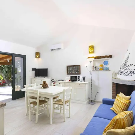 Panoramic Seaview Coastal Retreat With Pool Cugnana