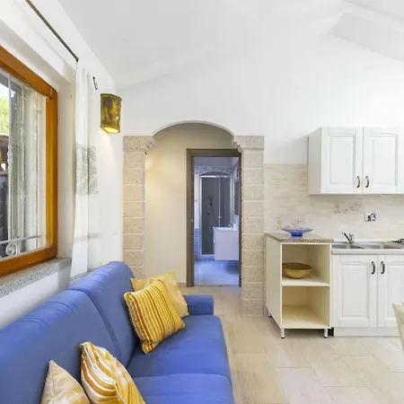 Panoramic Seaview Coastal Retreat With Pool Cugnana