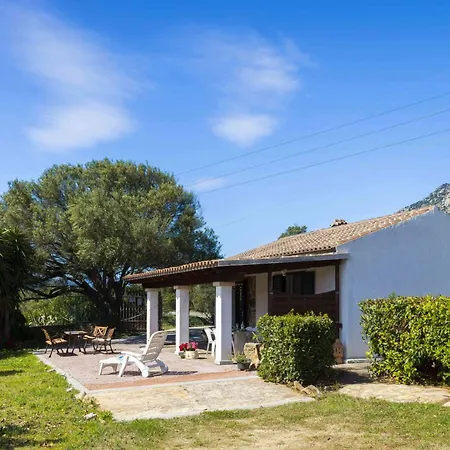 Panoramic Seaview Coastal Retreat With Pool Vakantiehuis *