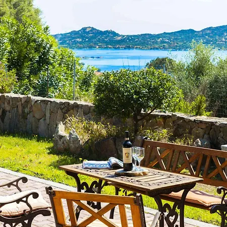 Panoramic Seaview Coastal Retreat With Pool Holiday home