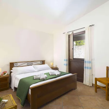 Panoramic Seaview Coastal Retreat With Pool Vakantiehuis